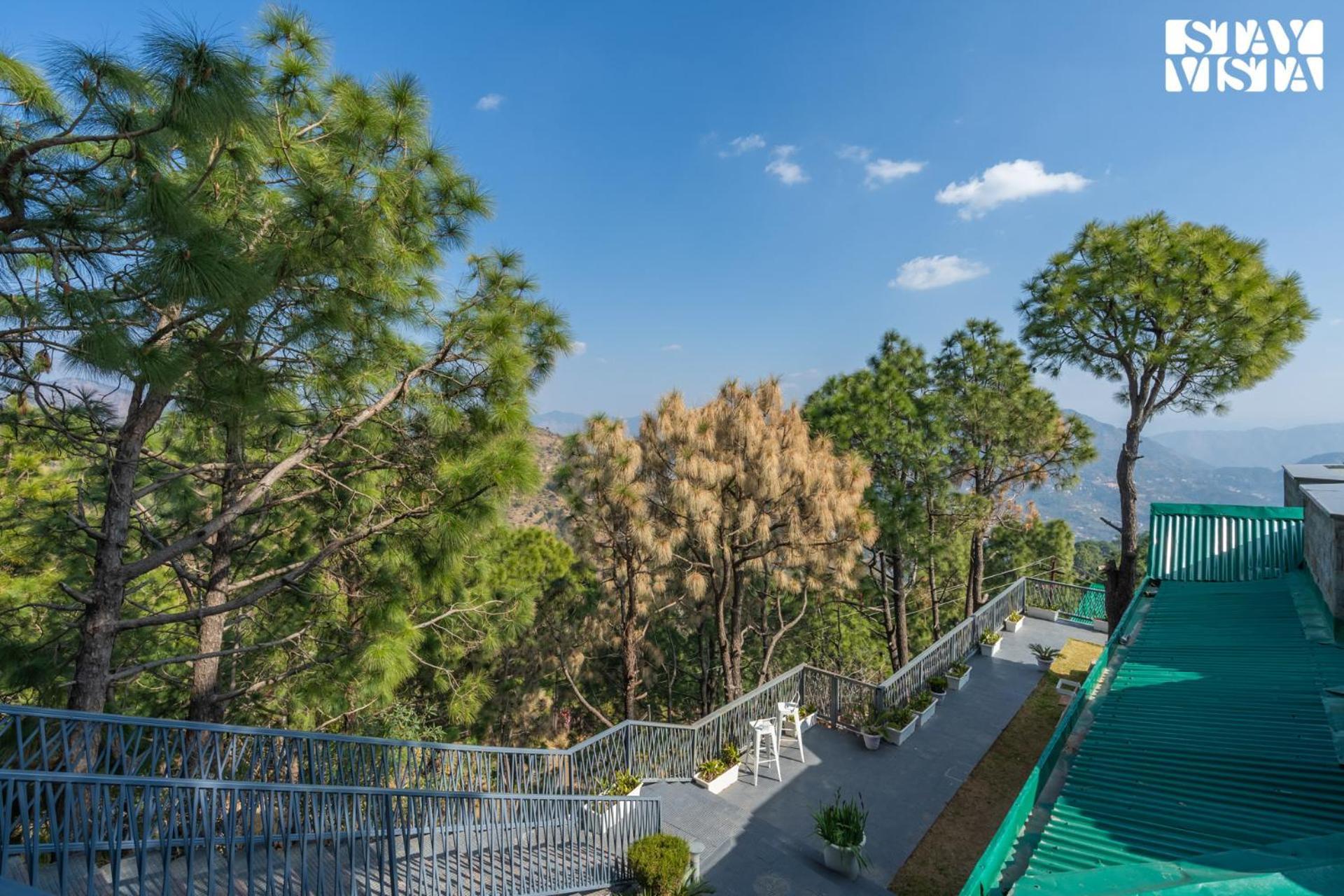 Stayvista At Serene With Outdoor Bonfire Barog Kültér fotó